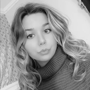 Meet your Posher, Eleni